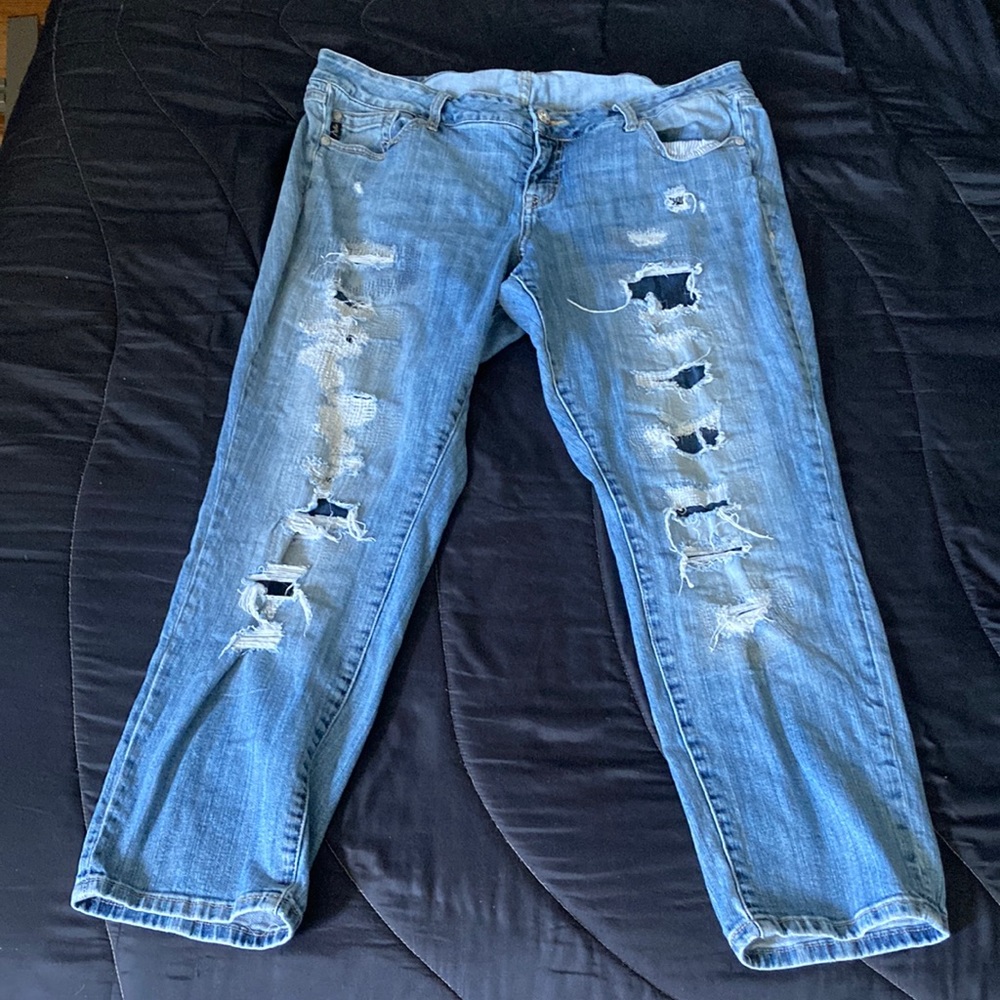 Torrid size 18 boyfriend distressed jeans